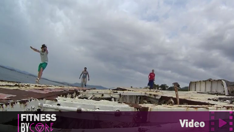 Έκαναν παρκούρ πάνω σε ναυάγιο