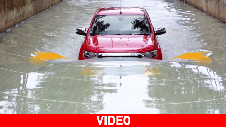 To Ford Ranger κινείται ακόμα και μέσα στο νερό…