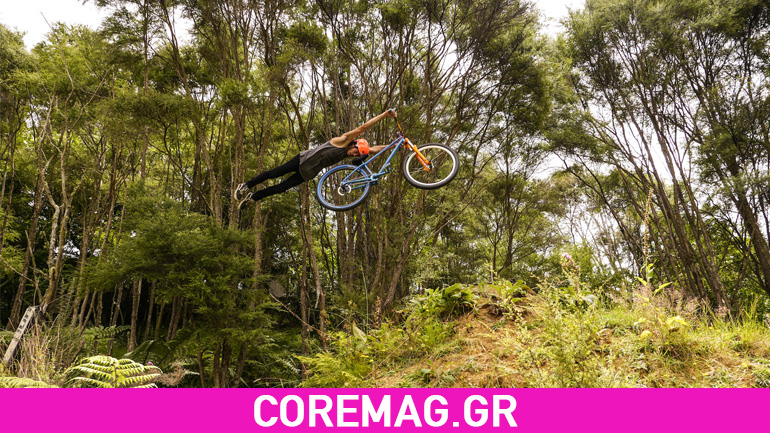 Video: Ο 22χρονος Lewis Jones παραδίδει μαθήματα style