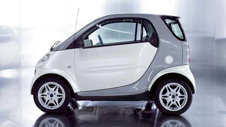 Σπείρα έβαλε στο μάτι αυτοκίνητα Smart