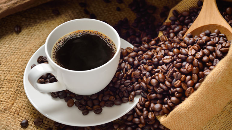 Guardian: Η φοροκαταιγίδα στην Ελλάδα απειλεί ακόμα και… τον καφέ