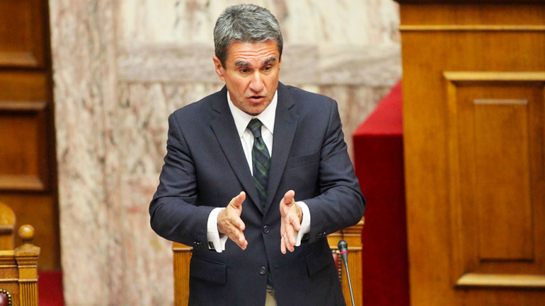 Τα πάμπερς, ο Μαμανέας και η…γιορτή της Δημοκρατίας