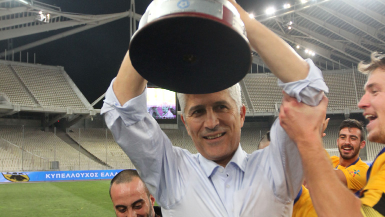 Συγκινημένος ο Μανωλάς με την κατάκτηση του τροπαίου