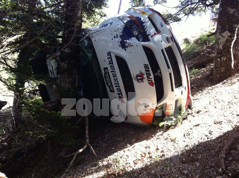 Ένα δέντρο έχει σταματήσει την πορεία του αγωνιστικού...