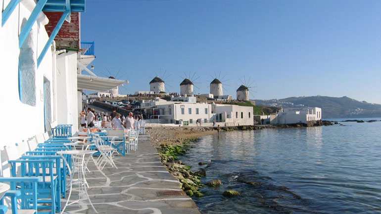 Μύκονος: Αμερικανίδα σκηνοθέτις αναφέρει το νησί σαν κατοικία του θεού