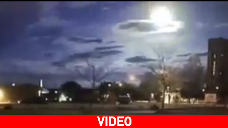 Καρέ-καρέ πτώση μετεωρίτη