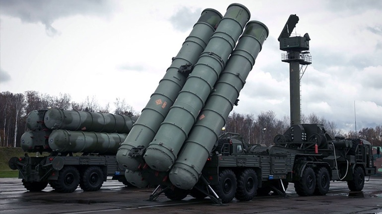 H Ρωσία παρέδωσε την πρώτη παρτίδα S-300 στο Ιράν