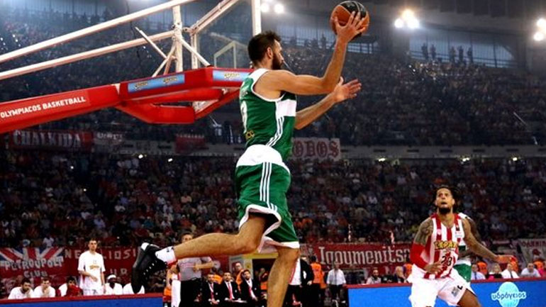 Παναθηναϊκός: Οπαδοί υποδέχθηκαν στο ΟΑΚΑ την αποστολή