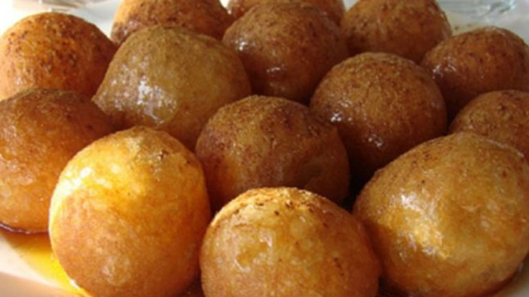 Λουκουμάδες με μήλο