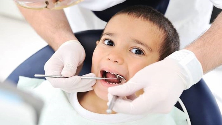 Οδοντιατρικός έλεγχος σε μαθητές των δημοτικών σχολείων του Βύρωνα