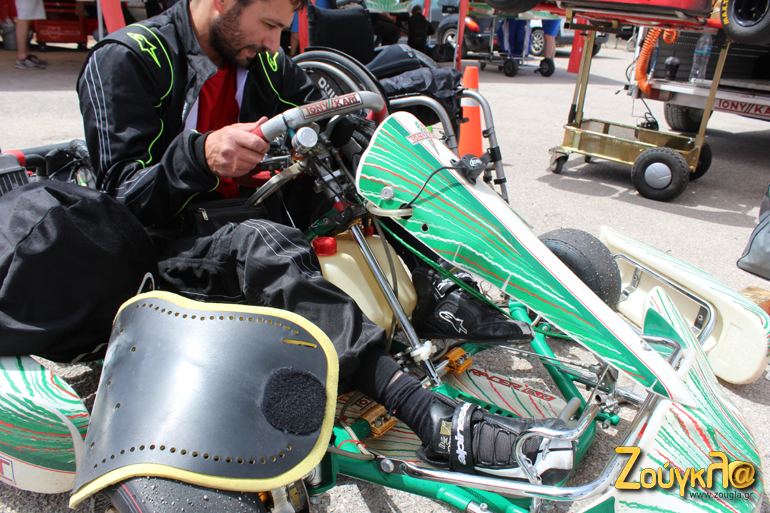 Η προετοιμασία γίνεται με το σωστό τρόπο έτσι ώστε να μπορεί να οδηγεί με ασφάλεια το καρτ...