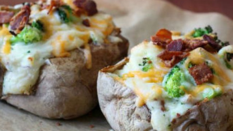 Γεμιστές πατάτες με ζαμπόν και μπρόκολο