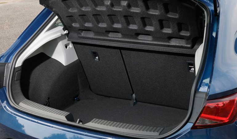 Το πορτμπαγκάζ χωράει τέσσερις μεσαίες βαλίτσες και λοιπές αποσκευές