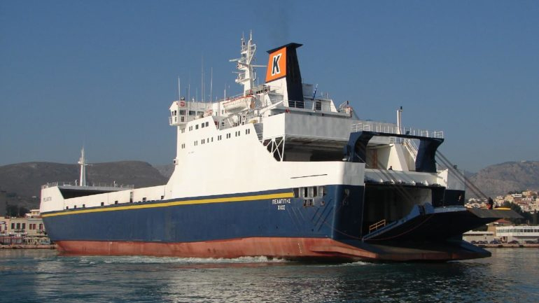 Κρήτη: Το πλοίο έφθασε με βλάβη