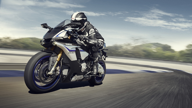Η κορυφαία Yamaha YZF R1M κοστίζει 25.300 ευρώ και είναι το ακριβότερο δίκυκλο της γκάμας...