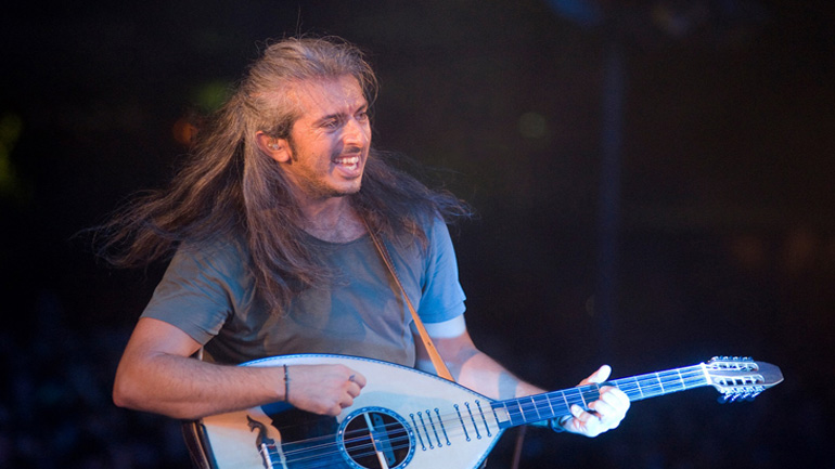 Ο Γιάννης Χαρούλης στο Θέατρο Γης Ο Γιάννης Χαρούλης στο Θέατρο Γης