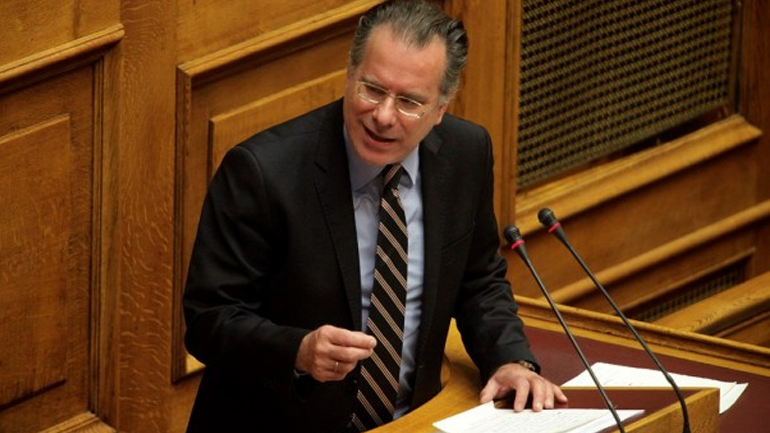 Κουμουτσάκος: Ο ΣΥΡΙΖΑ πουλά την ψυχή του για λίγους μήνες εξουσίας