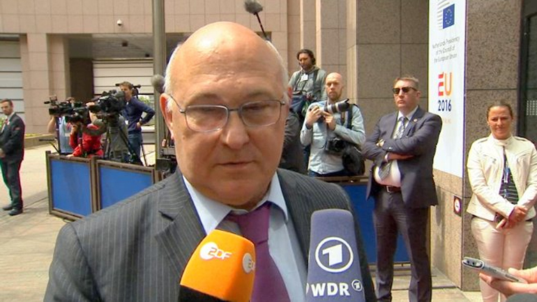 Σαπέν: Η Ελλάδα πρέπει να αναπνεύσει