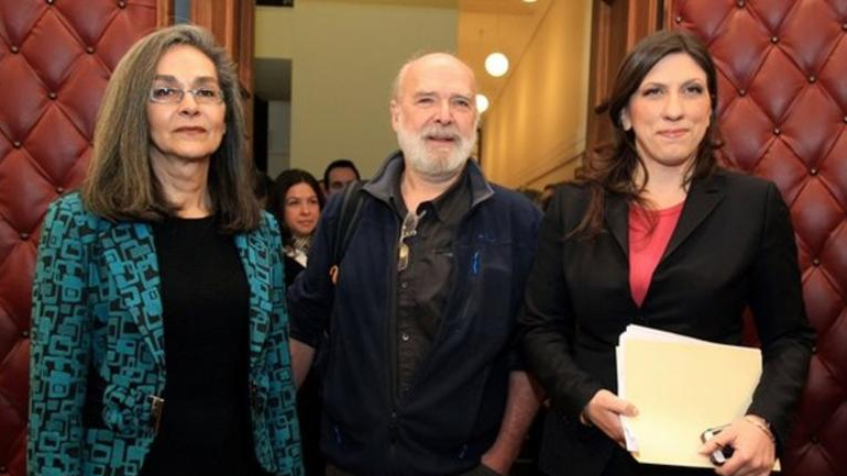 Η Κωνσταντοπούλου στηρίζει τη Σακοράφα