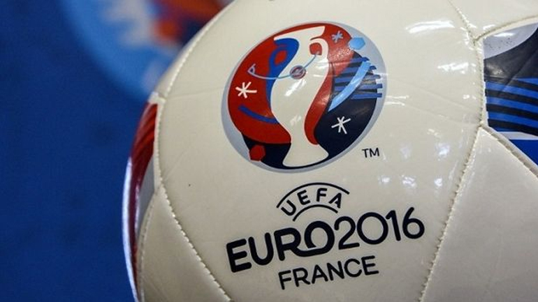 Οι 18 διαιτητές της τελικής φάσης του Euro 2016 Οι 18 διαιτητές της τελικής φάσης του Euro 2016