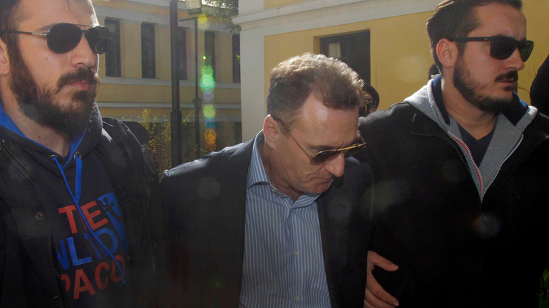 Βραχιολάκι στον Μουσσά για να δώσει εξετάσεις