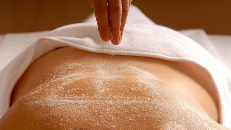 Φτιάξτε σπιτικό scrub και κάντε peeling σε όλο το σώμα!