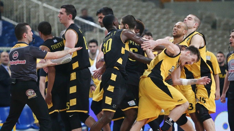 Άρης-ΑΕΚ: Δεν παίζουν στο τρίτο παιχνίδι οι Ουάιτ, Ουότερς, Σάκοτα και Παπαντωνίου