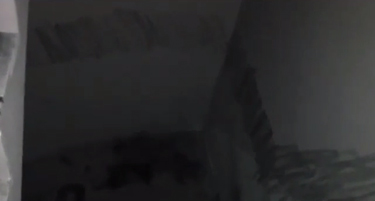 Από αυτές τις σκάλες έσυρε ο δράστης την άτυχη 69χρονη