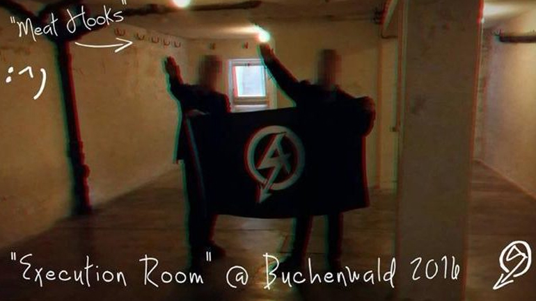 Βρετανούς που χαιρέτισαν ναζιστικά μέσα στο Μπούχενβαλντ αναζητεί η Γερμανία