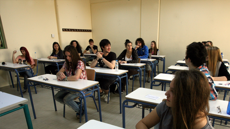 Aλλαγές στην Παιδεία: Τέλος πανελλήνιες, προσευχή και παρέλαση στις προτάσεις Λιάκου