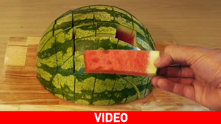 Κόψτε το καρπούζι με… στυλ και κλέψτε τις εντυπώσεις!