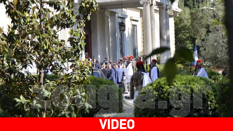 Κοσμοσυρροή στο Προεδρικό Μέγαρο