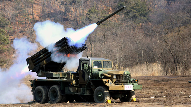 Νότια Κορέα: Προειδοποιητικές βολές κατά δύο βορειοκορεατικών σκαφών