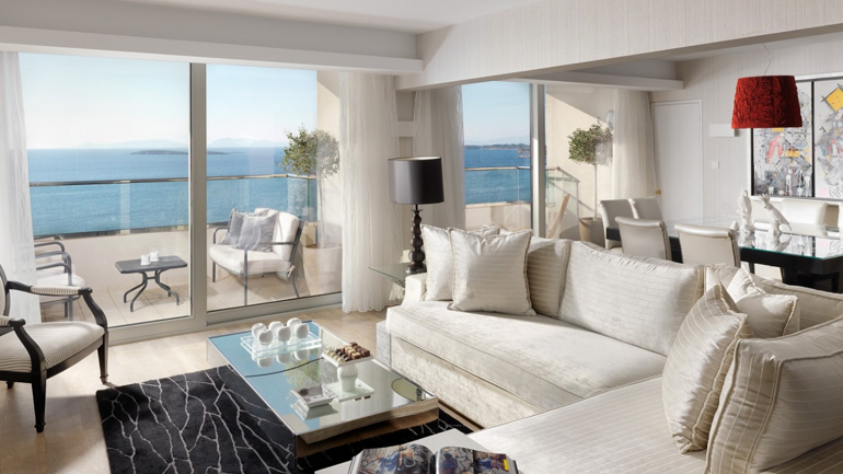 Με... θέα τον Σαρωνικό