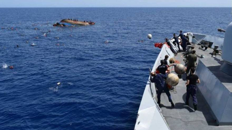 Τις σορούς ακόμα 45 μεταναστών ανέσυρε από το βυθό της Μεσογείου το ναυτικό της Ιταλίας
