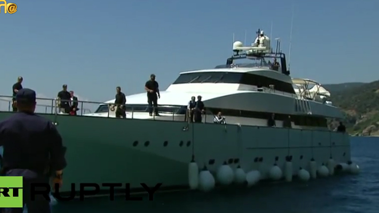 H θαλαμηγός με την οποία αφίχθη στη Δάφνη ο κ. Πούτιν