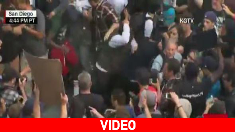 Επεισόδια στην Καλιφόρνια σε προεκλογική ομιλία του Ντόναλντ Τραμπ