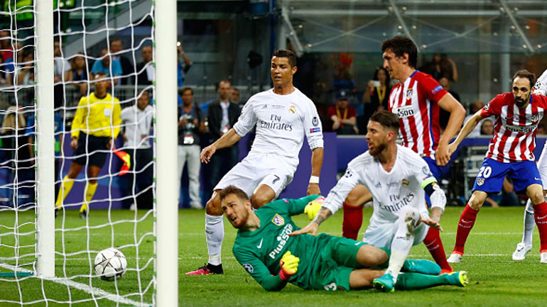 Ο Σέρχιο Ραμος κάνει το 1-0 για τη Ρεάλ