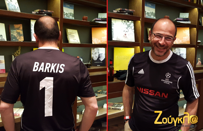 Με μπλούζα Nissan Champions League o εμπορικής διευθυντής της μάρκας Μάριος Μπαρκής...