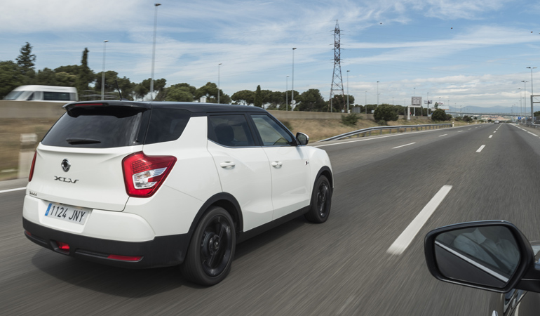 Πληθωρική εμφάνιση από το νέο XLV με τη διχρωμία του αμαξώματος να δίνει έναν ευρωπαϊκό αέρα