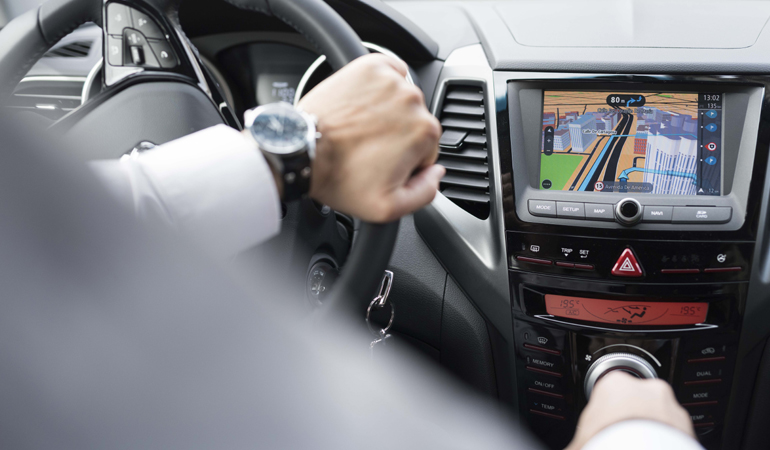 Ευχάριστο στην οδήγηση με άνετα και βολικά καθίσματα