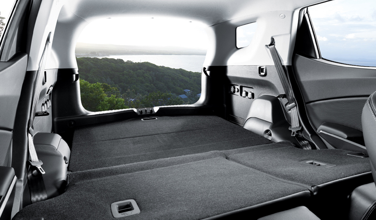 Αν ρίξεις τα καθίσματα, χωράει ακόμα και ντουλάπα!