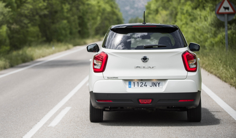 Η οδική συμπεριφορά και η ποιότητα κύλισης εκπλήσσουν ευχάριστα