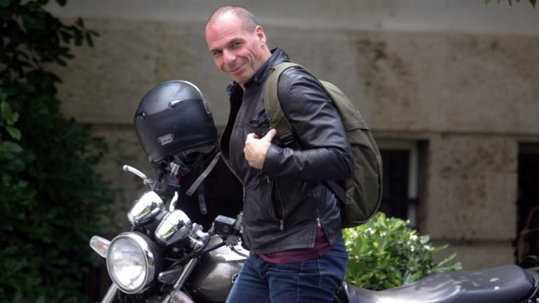 O Βαρουφάκης «πέθανε» τον Χέλμουτ Κολ!