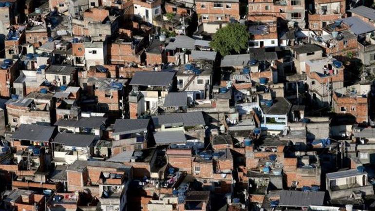 Βραζιλία: Επιχείρηση για τη σύλληψη 6 υπόπτων για τον ομαδικό βιασμό έφηβης στο Ρίο