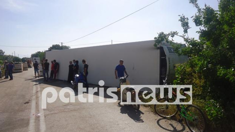 Ανατροπή νταλίκας – Γέμισε… καρπούζια το οδόστρωμα!