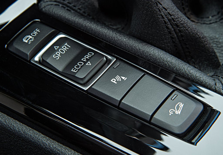 Ο οδηγός μπορεί να επιλέξει και την οδήγηση που θέλει να κάνει, οικονομική ή σπορ...