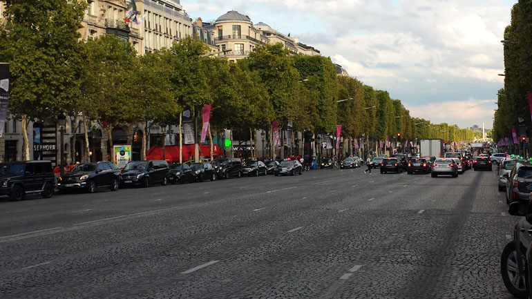 Εκτός Παρισιού τα παλαιότερα οχήματα και μοτοσικλέτες!