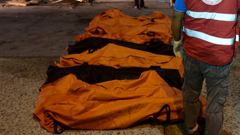 Τουλάχιστον 104 πτώματα μεταναστών ξεβράστηκαν στις ακτές της Λιβύης