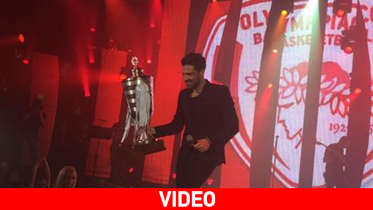 Το ερυθρόλευκο γλέντι τα είχε όλα – Τραγούδι Πρίντεζη, ζεϊμπέκικο Σπανούλη!